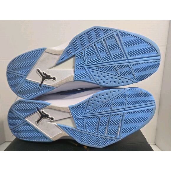 Athletic_Shoes